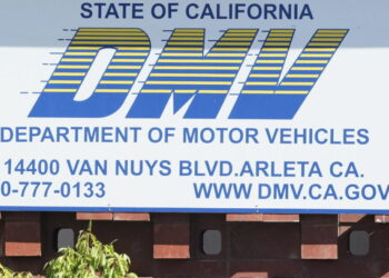 California regulators rushed their decision on driverless trucks, Teamsters’ lawsuit says