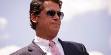 British far-right provocateur Milo Yiannopoulos deported by ICE