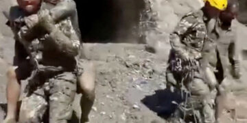 Rescuers in Nepal Bore Through Mud and Tunnels to Reach 900 Missing Workers