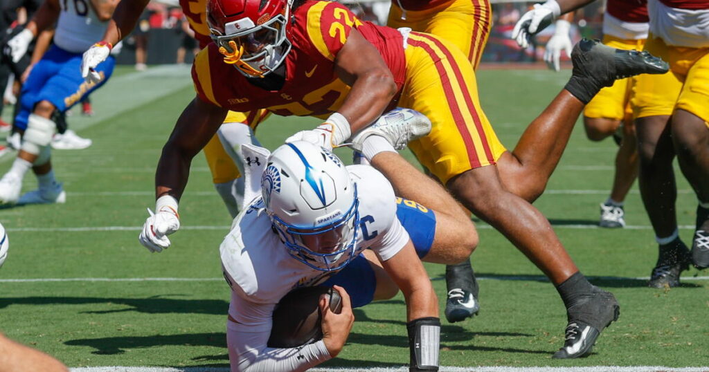 Lincoln Riley’s latest defensive reboot at USC is nowhere close to playoff-ready