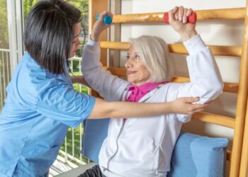Dear Abby: Am I wrong for leaving my physical therapy center when my therapist doesn’t listen to me?