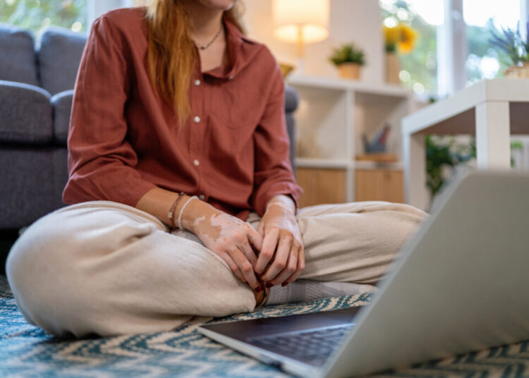 I’m a mental health expert. Here’s how I would search for an online therapist.