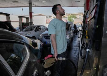Long Lines for Gas in Iran Show War and U.S. Blockade Squeezing Supply