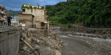 Pilgrims to Flood-Stricken Nepal Sought the Divine at Sacred Mountain