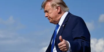 Trump can’t let go of an 11-year grudge — or his shoe lifts