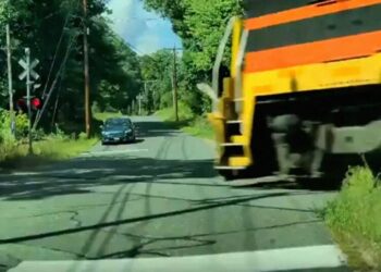 Teslas Are Still Driving Into Oncoming Freight Trains