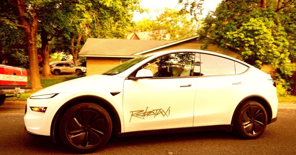 Tesla “Ambassador” Melts Down Over “Horrible” Robotaxi Ride, Says He Had to Call an Uber After Total Self-Driving Failure