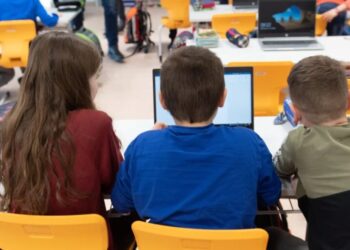 It’s not just math and reading. Classroom devices deprive kids of skills needed in the AI future and how to be ‘fully human,’ education experts say