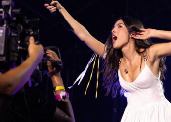 12 best moments from Olivia Rodrigo’s Daisy Chain Fields fest