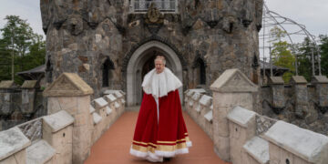 A Connecticut Castle, a Cosplay King and a Nation of Men in Crisis
