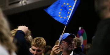 Icelandic voters reject a proposal to restart negotiations to join the European Union
