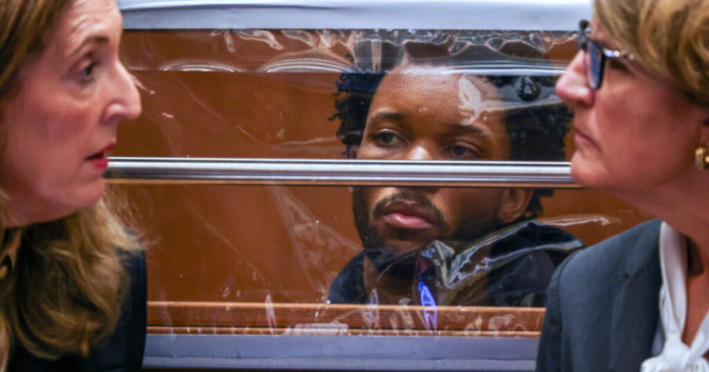 Singer D4vd drops private attorneys for public defender in murder case
