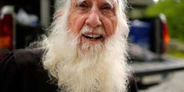 At 91, Dale ‘Grey Beard’ Sanders reclaims record as oldest hiker to complete the Appalachian Trail