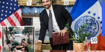 Mamdani signs law for year-round outdoor dining in NYC in social media-ready restaurant setting