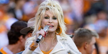 Tennessee football will honor Dolly Parton with butterfly helmet decal. ‘She means a lot to people’