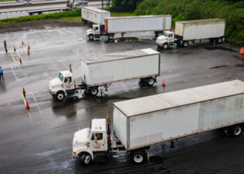 110 Trucking Schools Closed for English-Language Lapses