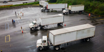 110 Trucking Schools Closed for English-Language Lapses