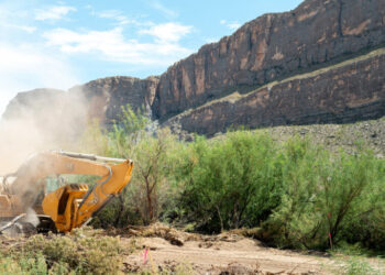 Border Construction in Big Bend Is Halted After Drawing Criticism