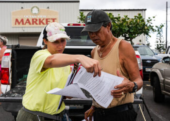Gas Station Becomes an Improvised Relief Center After Hawaii’s Storm