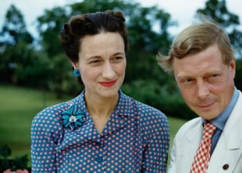 Wallis Simpson and her royal hubby left the high life to pretend to be ‘everyday people’ in America — sound familiar?