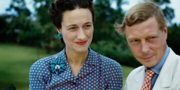 Wallis Simpson and her royal hubby left the high life to pretend to be ‘everyday people’ in America — sound familiar?