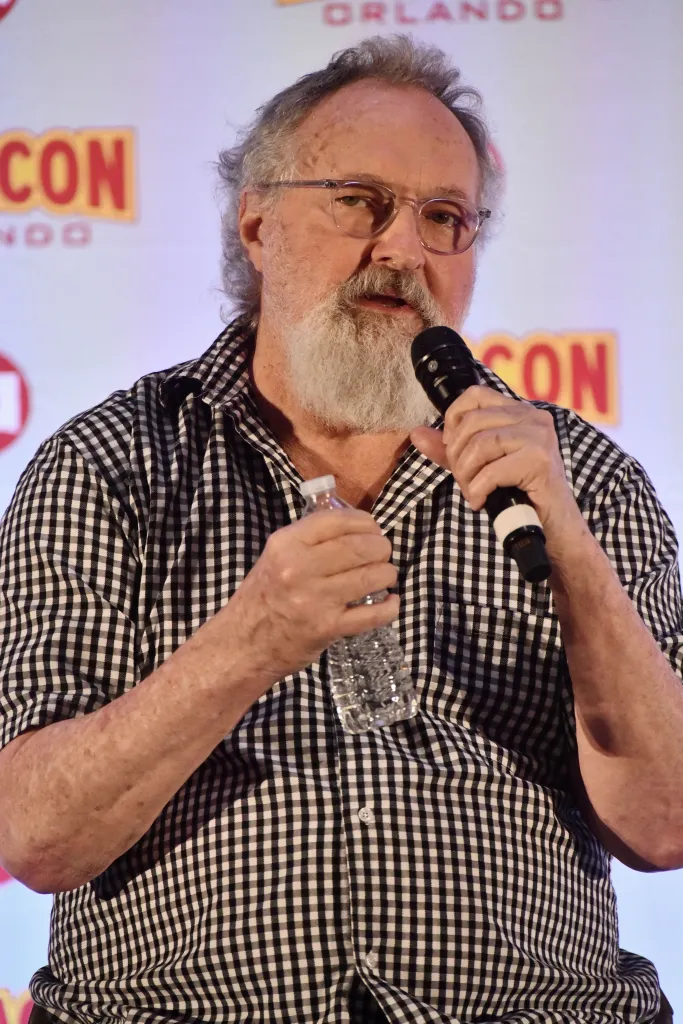 Randy Quaid speaking at MegaCon Orlando 2024.