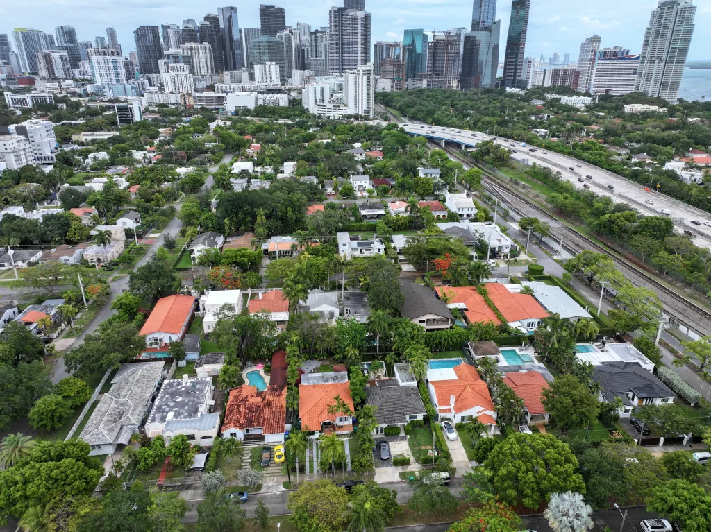 Miami remains the nation’s cash-buying capital, with 43.2% of home sales completed without a mortgage.