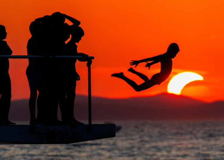The Most Spectacular Photos of Europe’s Total Solar Eclipse