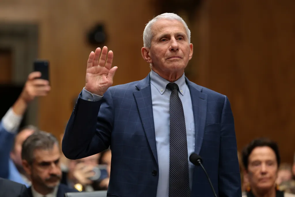 Former NIH Director Anthony Fauci being sworn in before testifying to the Senate Homeland Security and Governmental Affairs Committee.