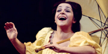 Ileana Cotrubas, Sensitive Soprano Known for ‘Traviata,’ Dies at 87