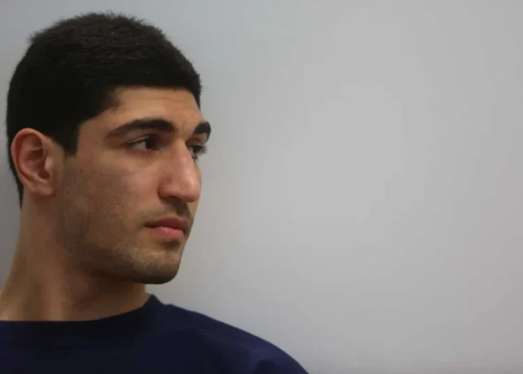 MAGA drools as right-wing former NBA star declares for WNBA draft​