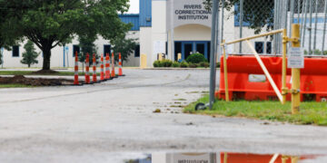 Prison Firm Donated to Trump’s PAC After ICE Gave It $165 Million a Year in Contracts
