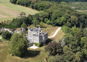 Mark Zuckerberg Buys an Irish Castle