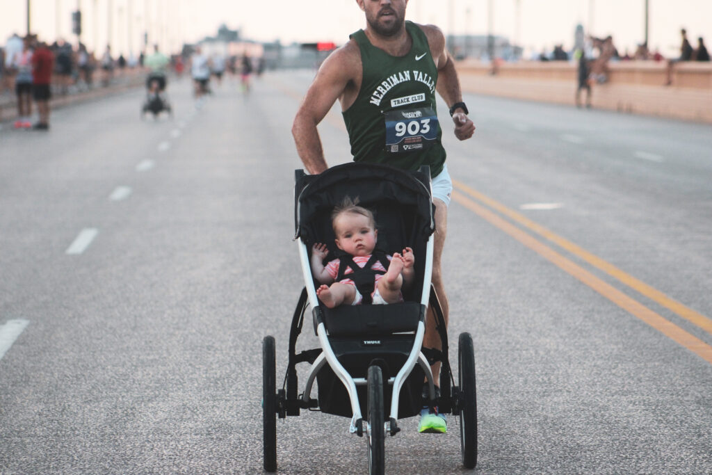 This dad beat a world record by running a 4:17 mile pushing a stroller