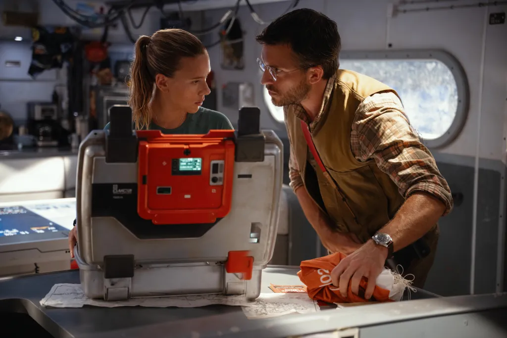 Scarlett Johansson, Jonathan Bailey