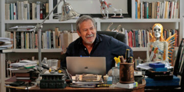 Benjamin Alire Sáenz, First Latino Writer to Win PEN/Faulkner, Dies at 71