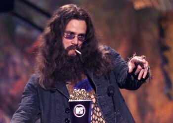 27 Years Ago, Jim Carrey Accepted an MTV Award in Disguise and Refused to Break Character