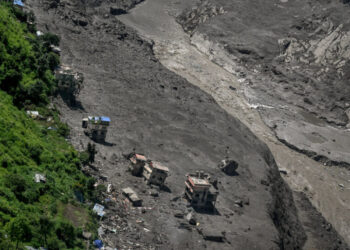 Fears of a Second Flood Grow as Rescue Efforts Continue in Nepal