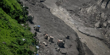 Fears of a Second Flood Grow as Rescue Efforts Continue in Nepal