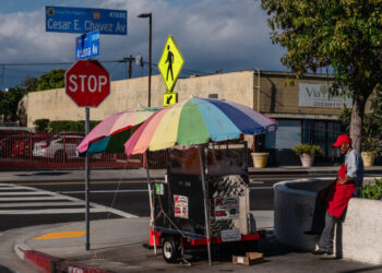 Los Angeles Mayor, Stung in Debate, Eases Street Vending Crackdown