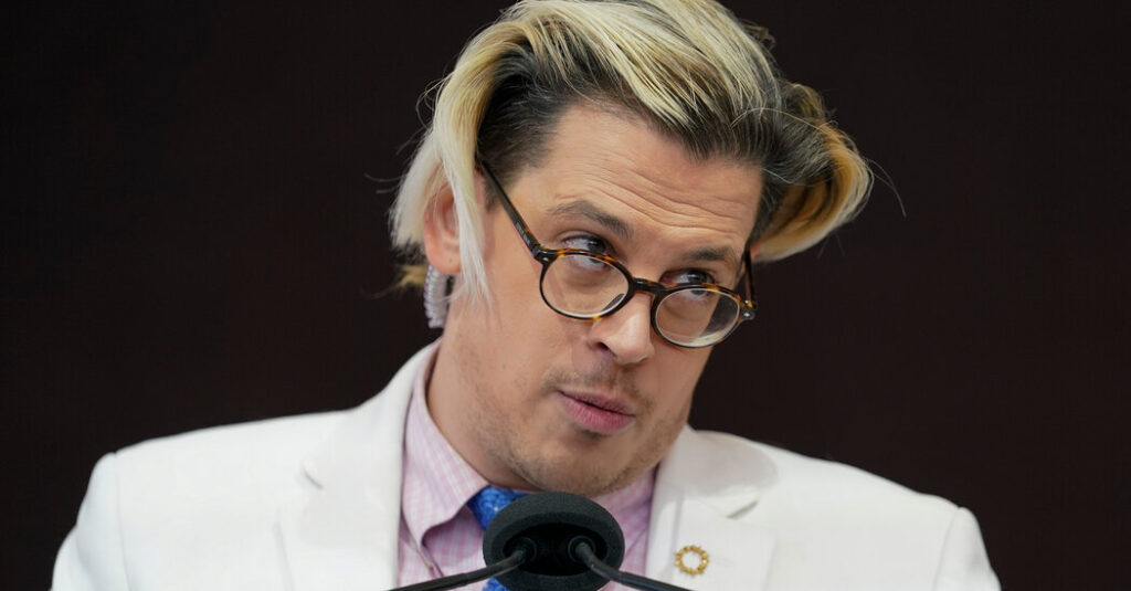Milo Yiannopoulos, a Right-Wing Provocateur, Is Arrested by ICE
