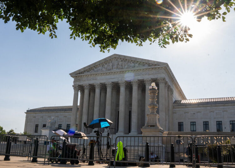 Trump Administration Asks Supreme Court to Uphold Ban on Transgender Troops