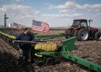 Squeezed by tariffs and Iran war, farmers say they face a new crisis