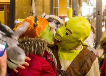 3 Tips for Finding Your ‘Boo’ This Halloween, According to a Dating Coach