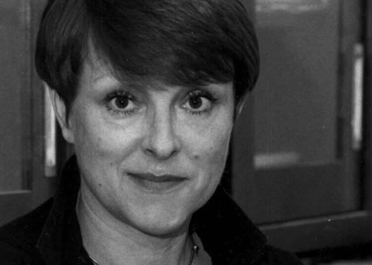 Olga Soffer, Fashion Maven Who Studied Caveman Couture, Dies at 83