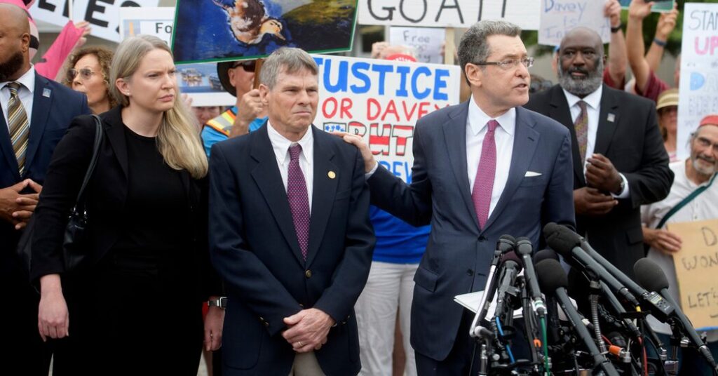 Charges Dropped in Reflecting Pool Case as Prosecutors Say Work Was ‘Botched’