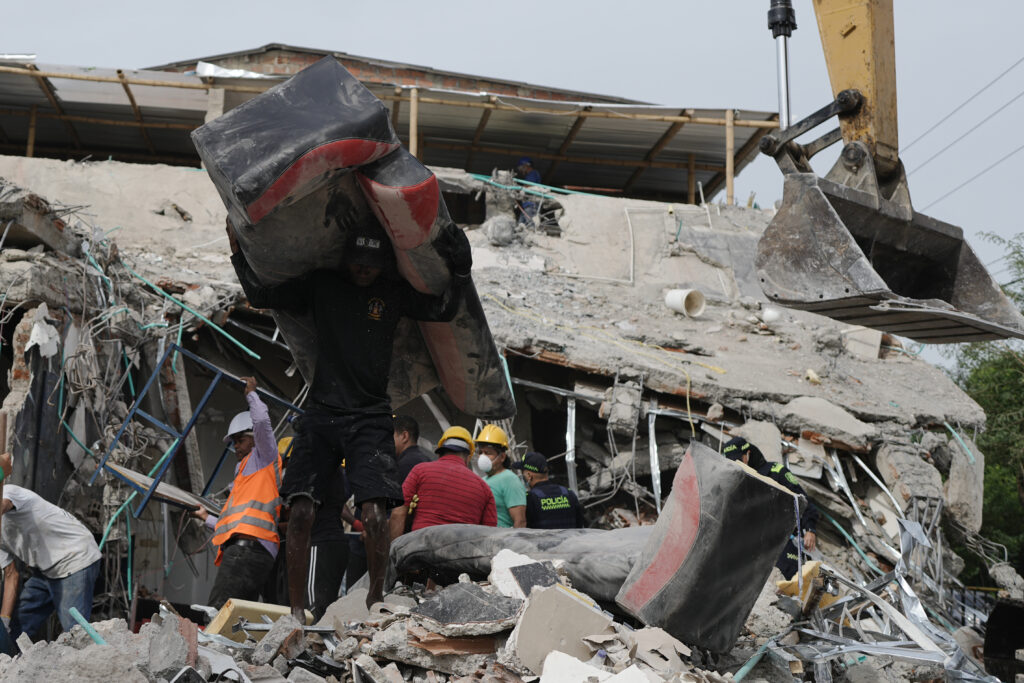 Colombia earthquake deaths climb to 239; hundreds remain missing