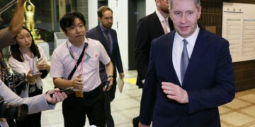 Putin angers Japan with visit to islands seized by Soviet Union in WWII