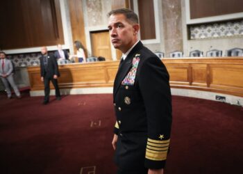 U.S. commander calls mental health a priority after he visits USS Lincoln