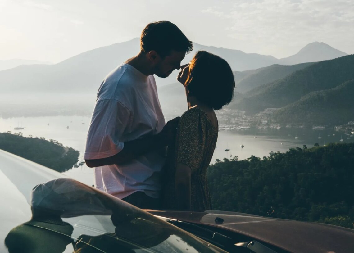 4 Things Couples Learn About Each Other on Vacation, According to a Psychiatrist